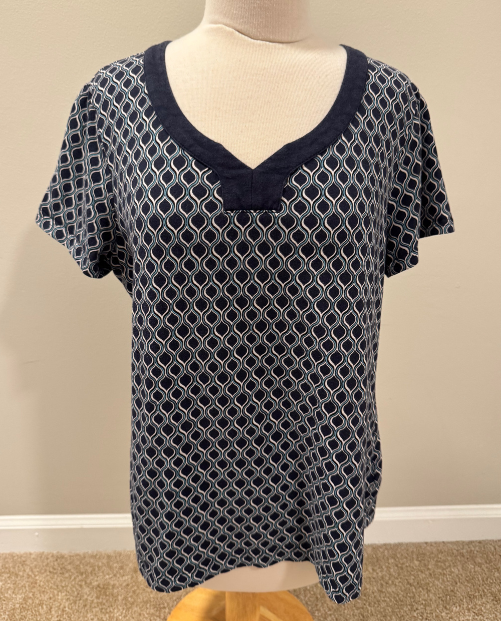 Womens XL Croft & Barrow Navy Blue Teal Geometric Ogee Lattice V-Neck Top Shirt
